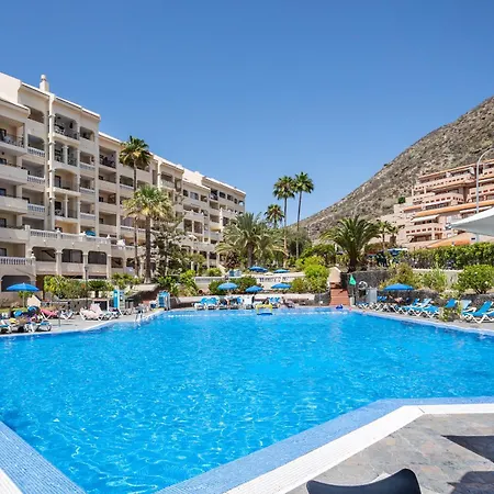 Tranquil Communal Heated Pool *