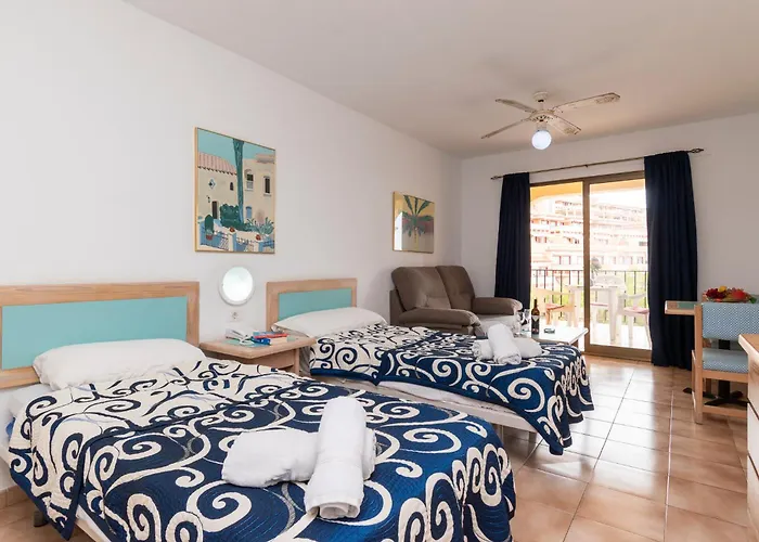 Tranquil Communal Heated Pool Apartmán Los Cristianos (Tenerife)